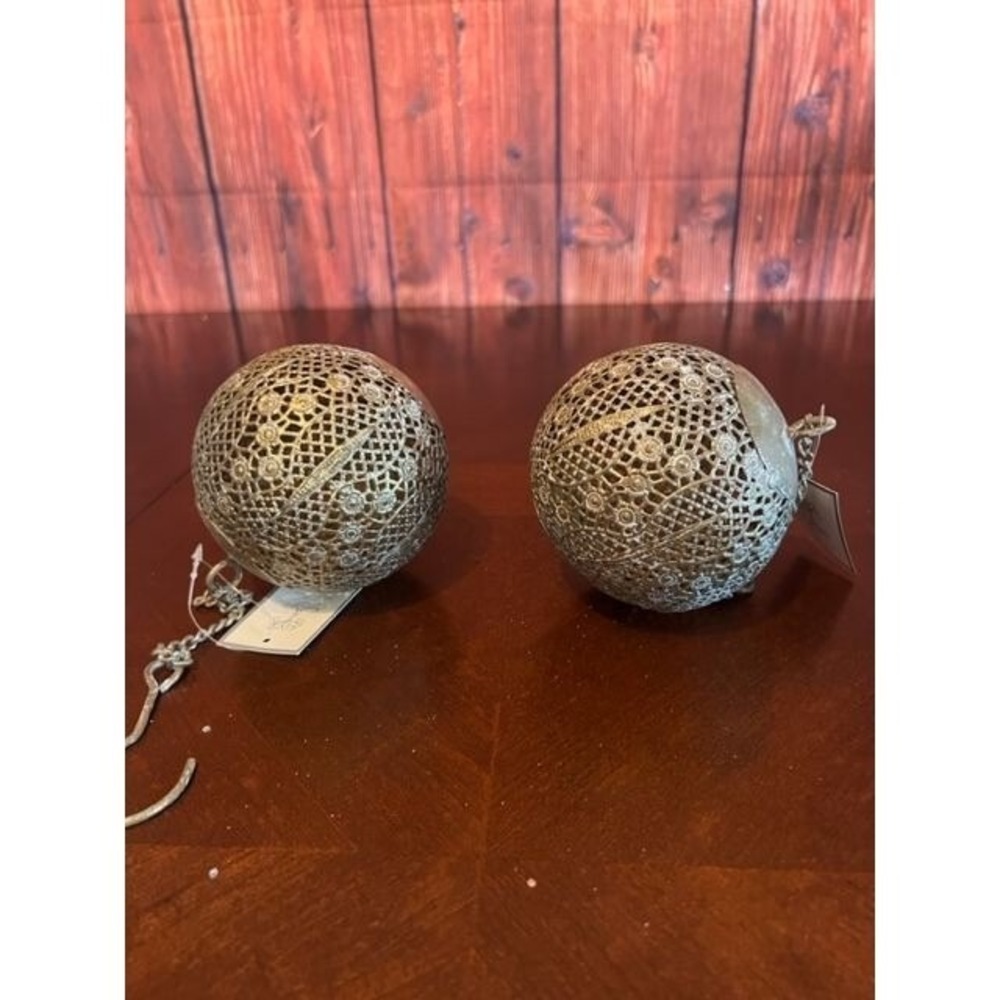 Vintage Style metal‎ Hanging ball holiday Ornament Lacework silver tree holiday